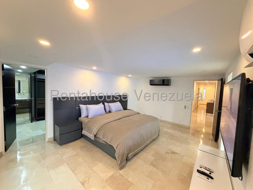 Foto 9 de Casa en Cumbres de Curumo, Caracas