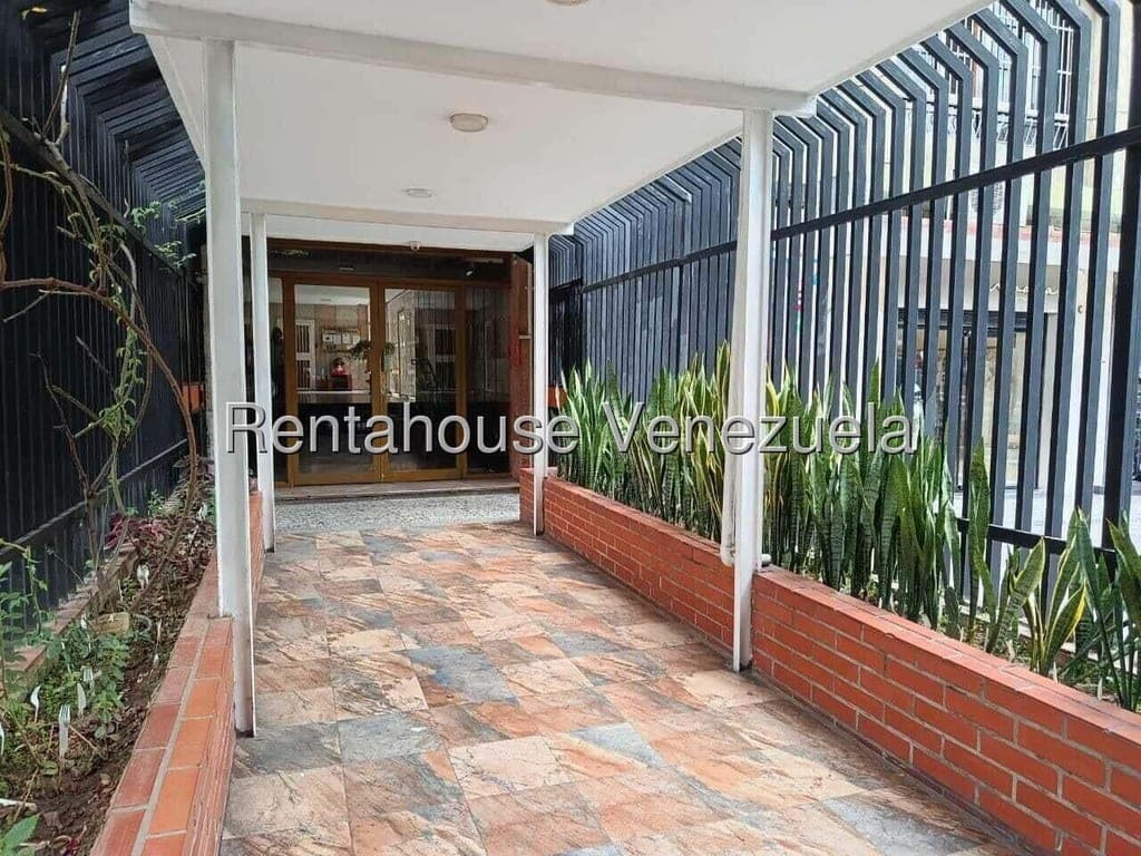 Foto 2 de Apartamento en Los Palos Grandes, Caracas