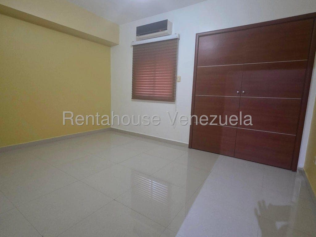 Foto 9 de Apartamento en El Parral, Valencia
