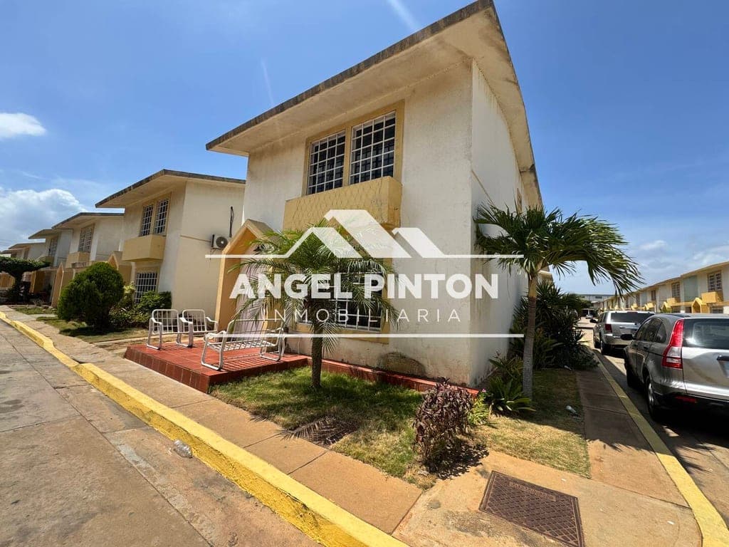 Casa en Avenida Goajira, Maracaibo
