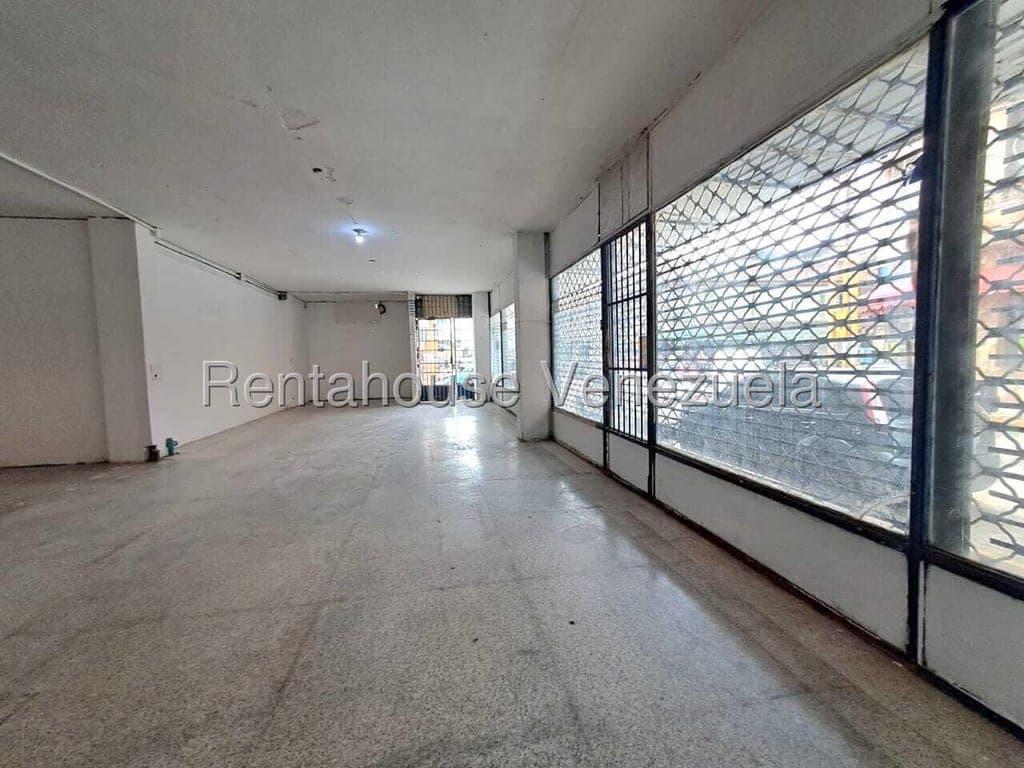 Foto 3 de Local comercial en Parroquia San Blas, Valencia