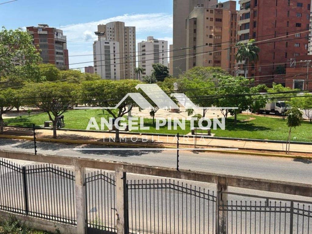 Foto 10 de Local comercial en La Lago, Maracaibo
