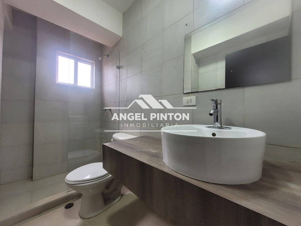 Foto 12 de Apartamento en Avenida Cecilio Acosta, Maracaibo