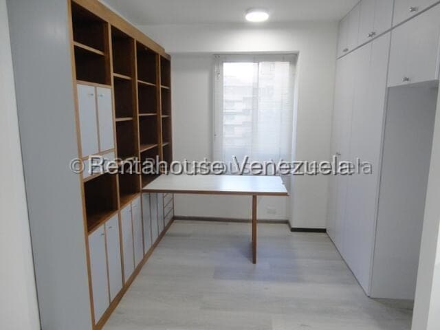 Foto 12 de Apartamento en Los Palos Grandes, Caracas