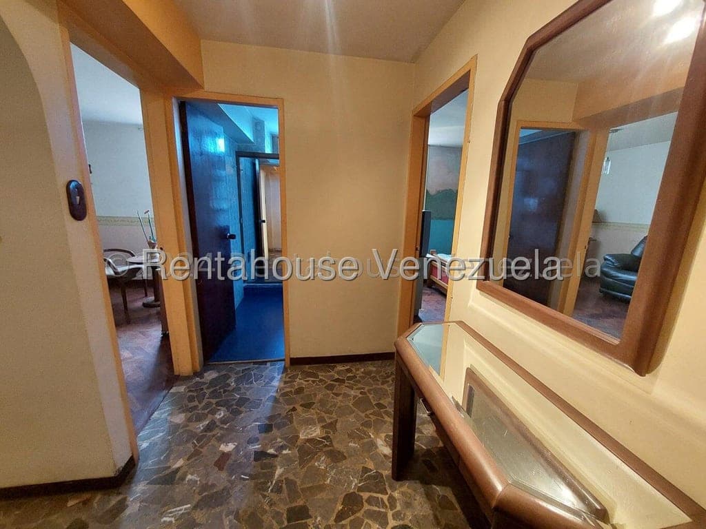 Foto 6 de Apartamento en El Paraíso, Caracas