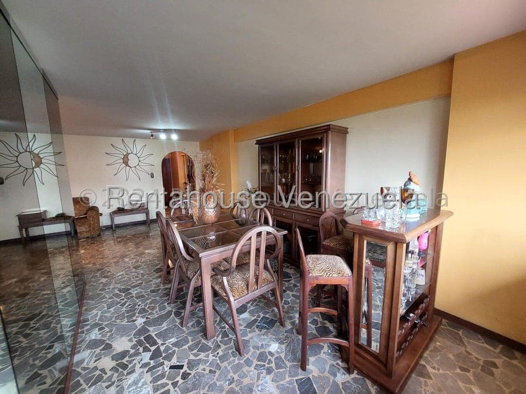 Foto 10 de Apartamento en El Paraíso, Caracas
