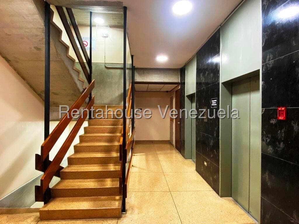 Foto 3 de Oficina en Santa Sofía, Caracas