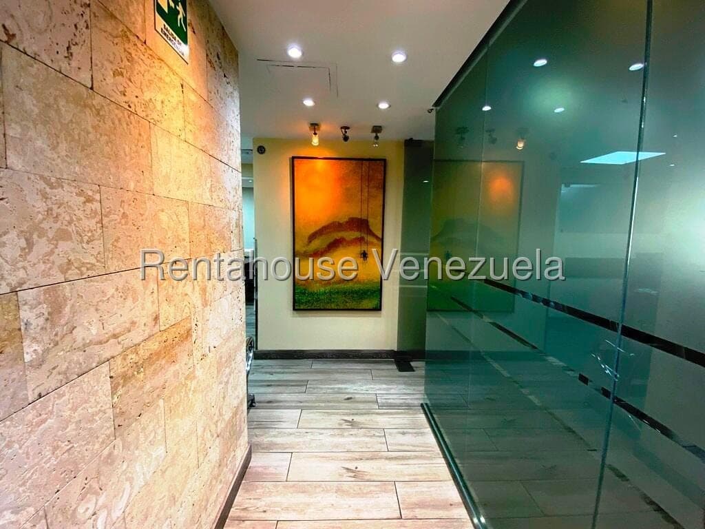 Foto 4 de Oficina en Santa Sofía, Caracas