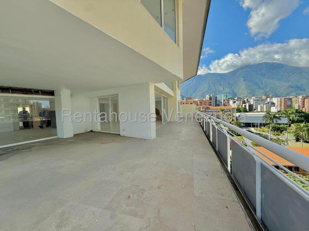 Foto 4 de Apartamento en Las Mercedes, Caracas