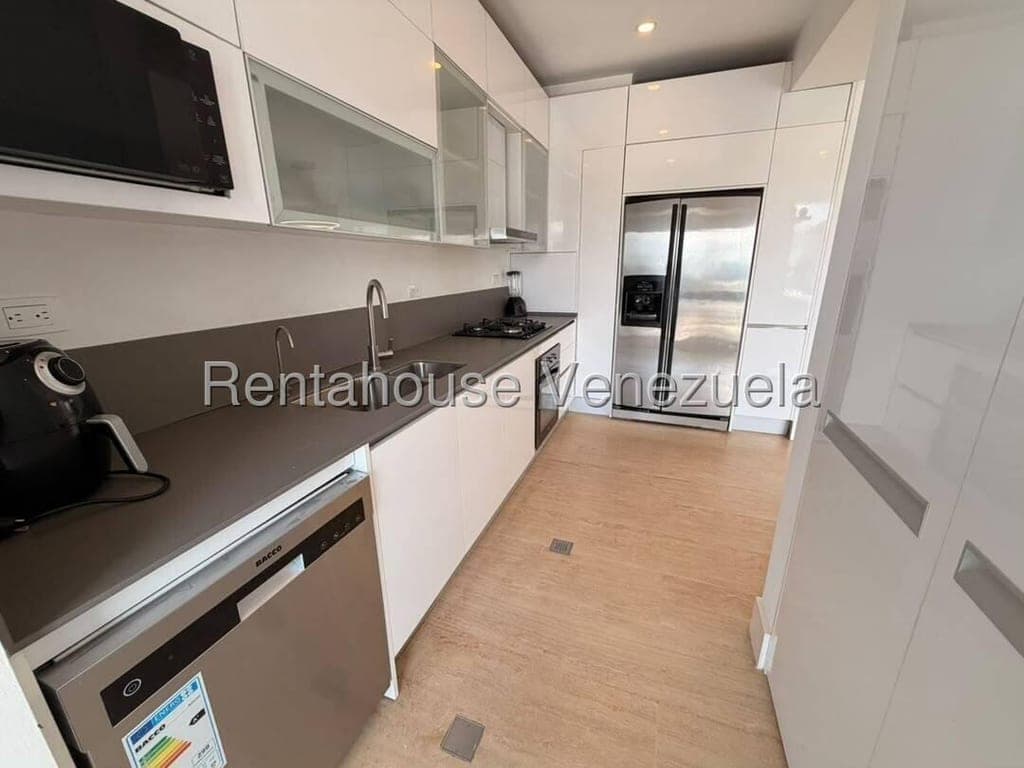 Foto 9 de Apartamento en Lomas de Las Mercedes, Caracas