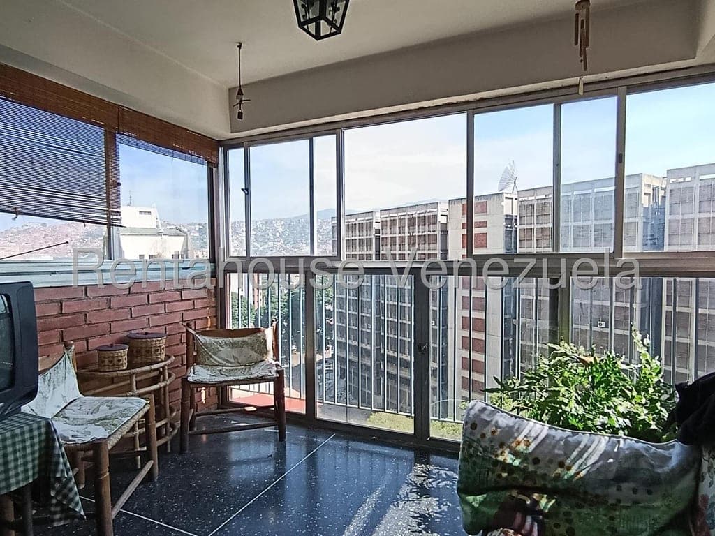 Foto 10 de Apartamento en El Paraíso, Caracas