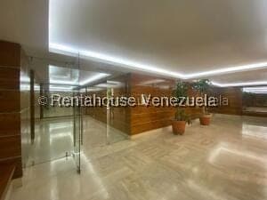 Foto 5 de Apartamento en Lomas de Las Mercedes, Caracas