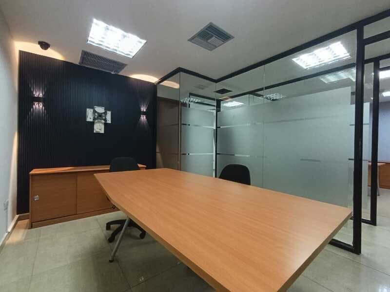 Oficina en Parral Plaza SEMI AMOBLADA Y EQUIP, Barquisimeto