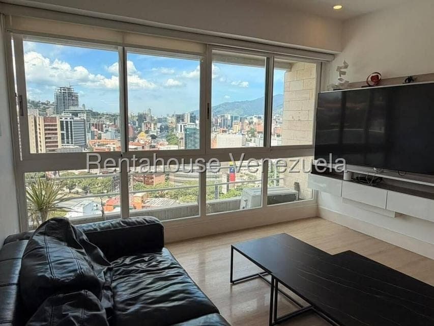 Foto 2 de Apartamento en Lomas de Las Mercedes, Caracas