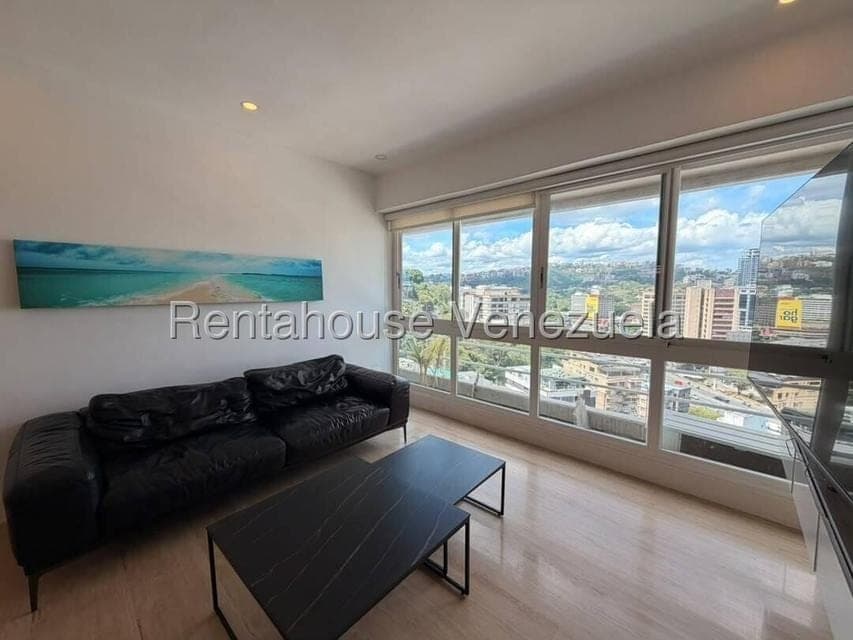 Foto 4 de Apartamento en Lomas de Las Mercedes, Caracas