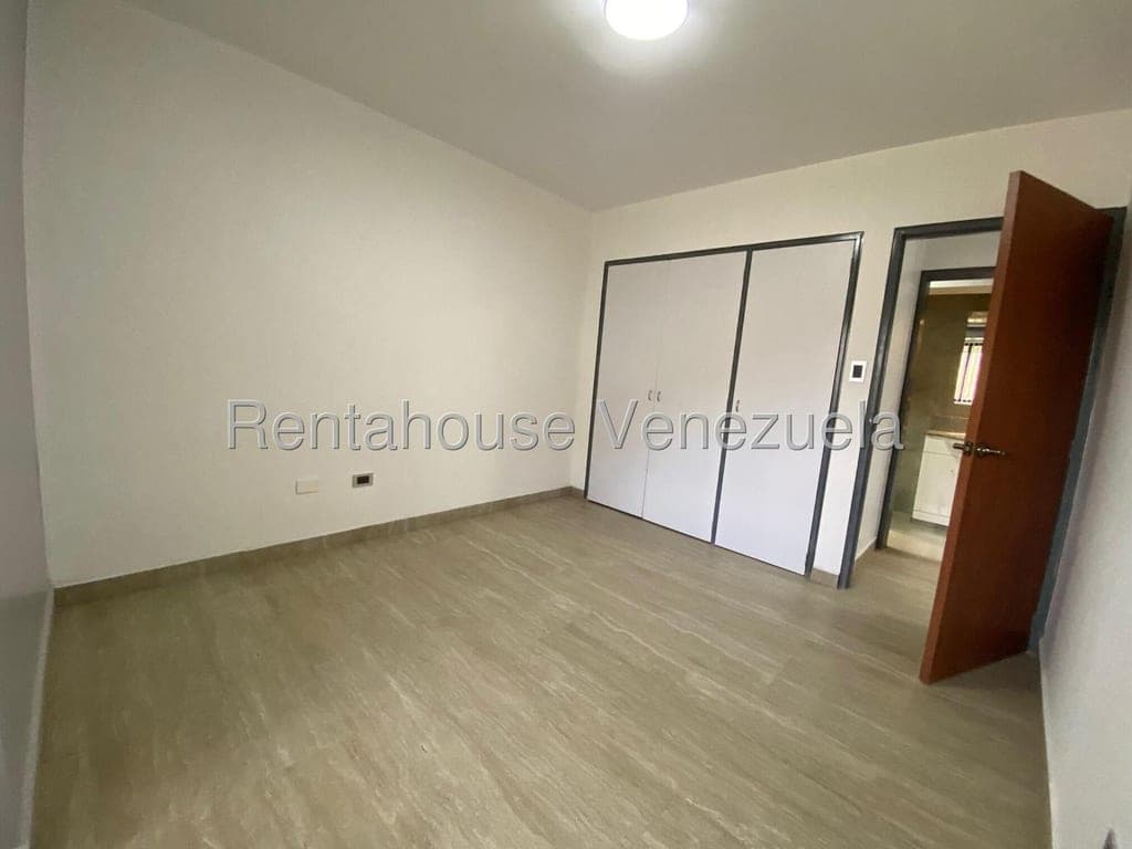 Foto 11 de Apartamento en El Parral, Valencia