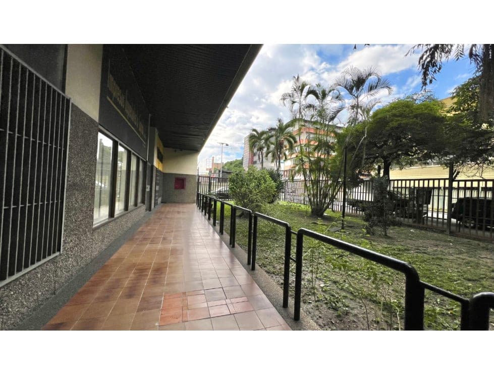 Foto 2 de Local comercial en Los Cortijos de Lourdes, Caracas