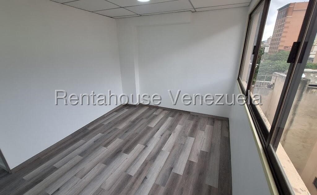 Foto 10 de Oficina en Sabana Grande, Caracas