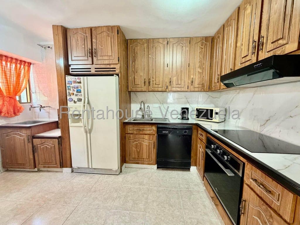 Foto 3 de Apartamento en Los Palos Grandes, Caracas