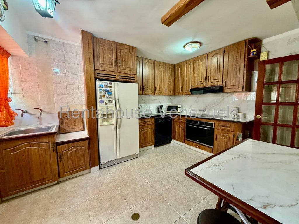 Foto 5 de Apartamento en Los Palos Grandes, Caracas
