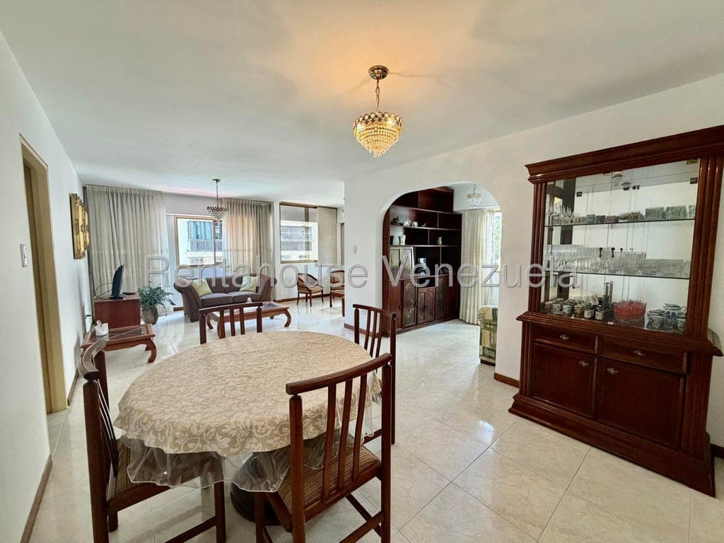 Foto 6 de Apartamento en Los Palos Grandes, Caracas