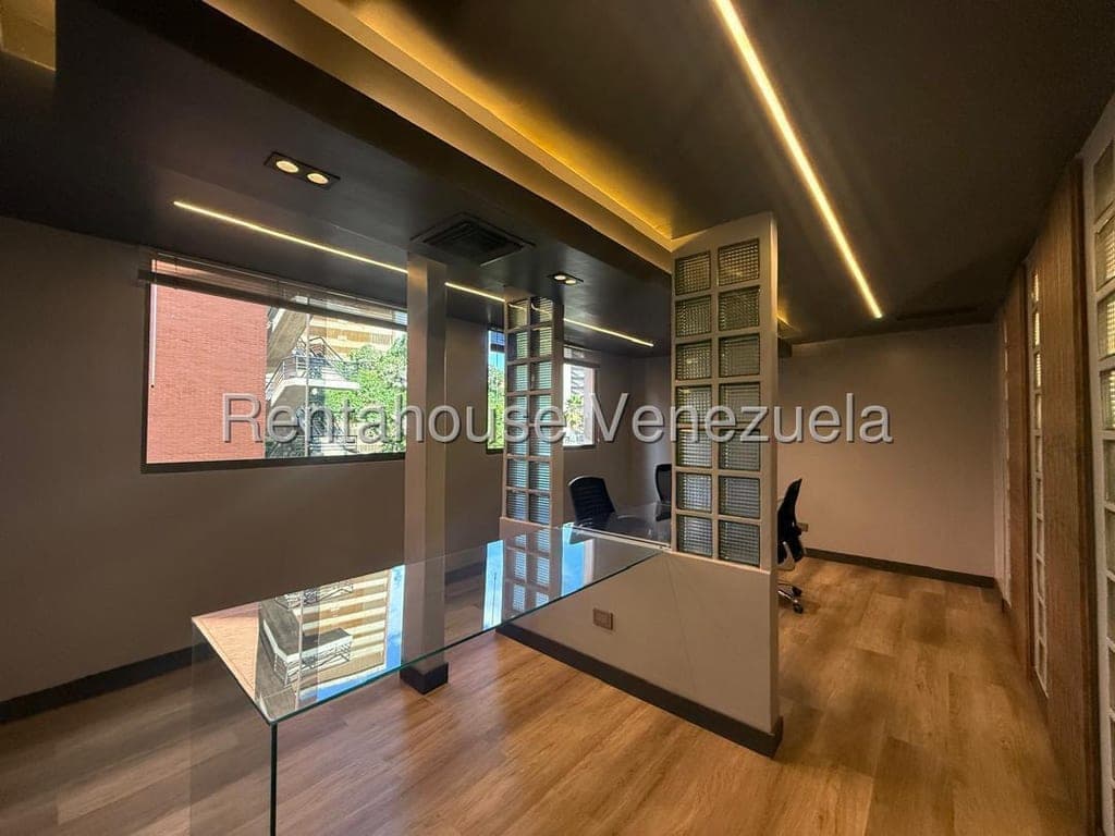Foto 10 de Oficina en La Castellana, Caracas