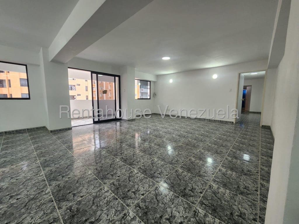 Foto 6 de Apartamento en El Parral, Valencia