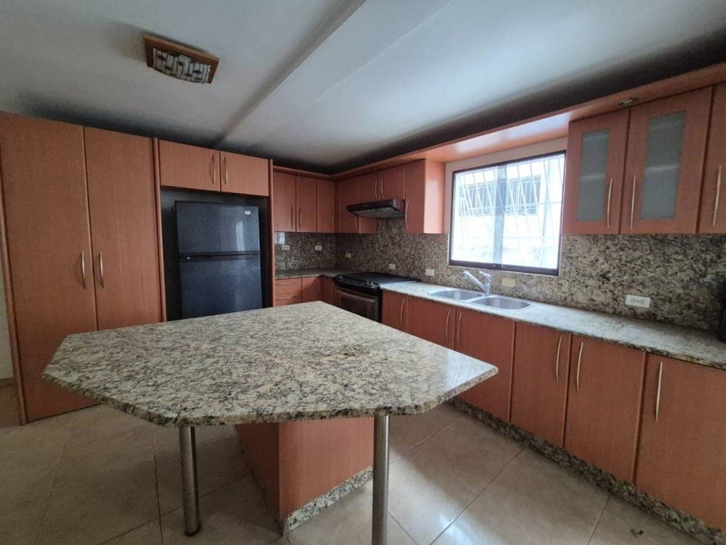 Foto 2 de Apartamento en Lecherías, Lechería